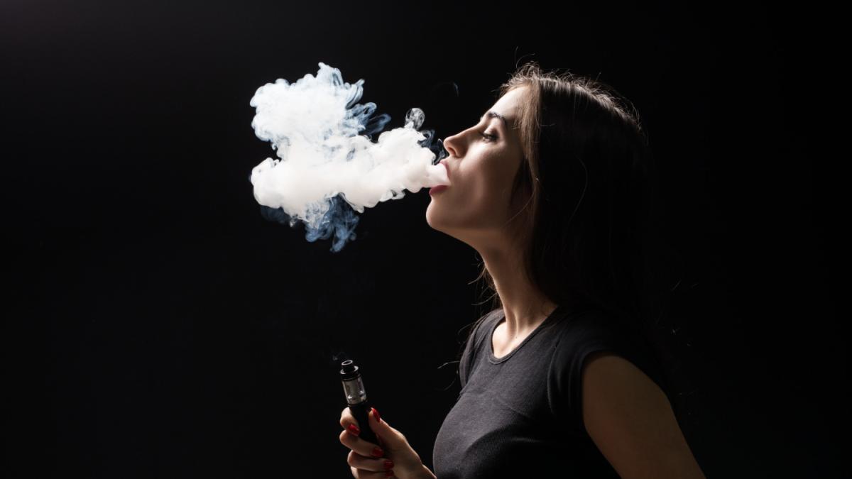 Fumo passivo? È pericoloso anche quello delle sigarette elettroniche