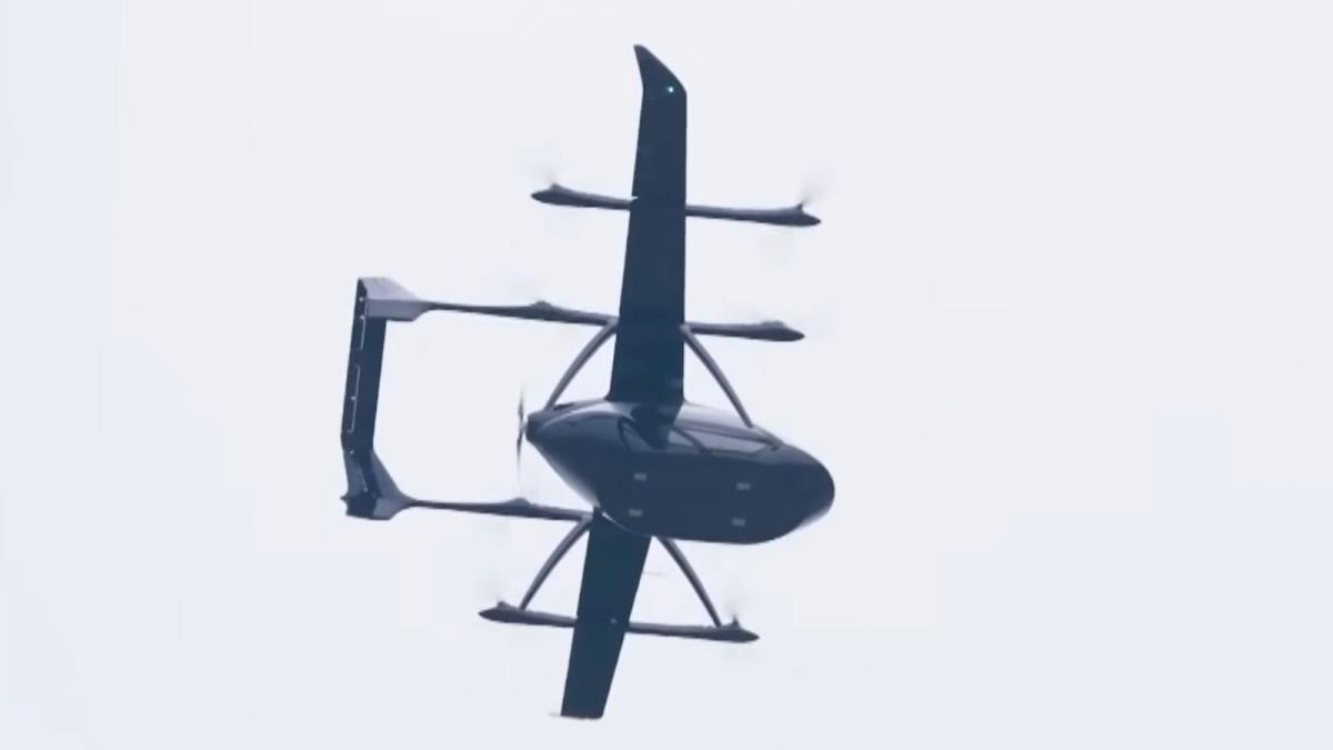 Auto volanti: in Cina raggiunti i 150 orari e un'autonomia di 300 km