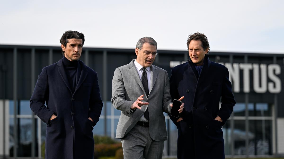 Locatelli: "I 12 punti di ritardo dall'Inter? Ci è mancata maturità". Elkann alla Continassa