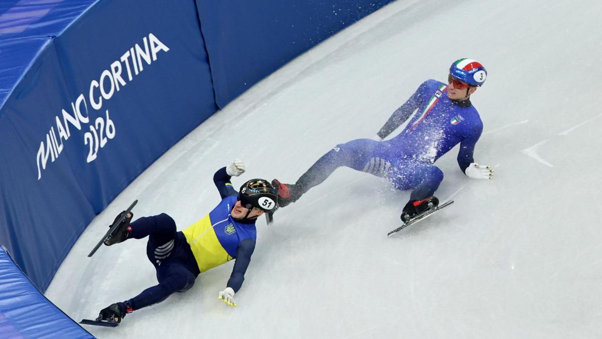 Sighel, che beffa: trascinato giù da un avversario, viene squalificato anche dai 1500