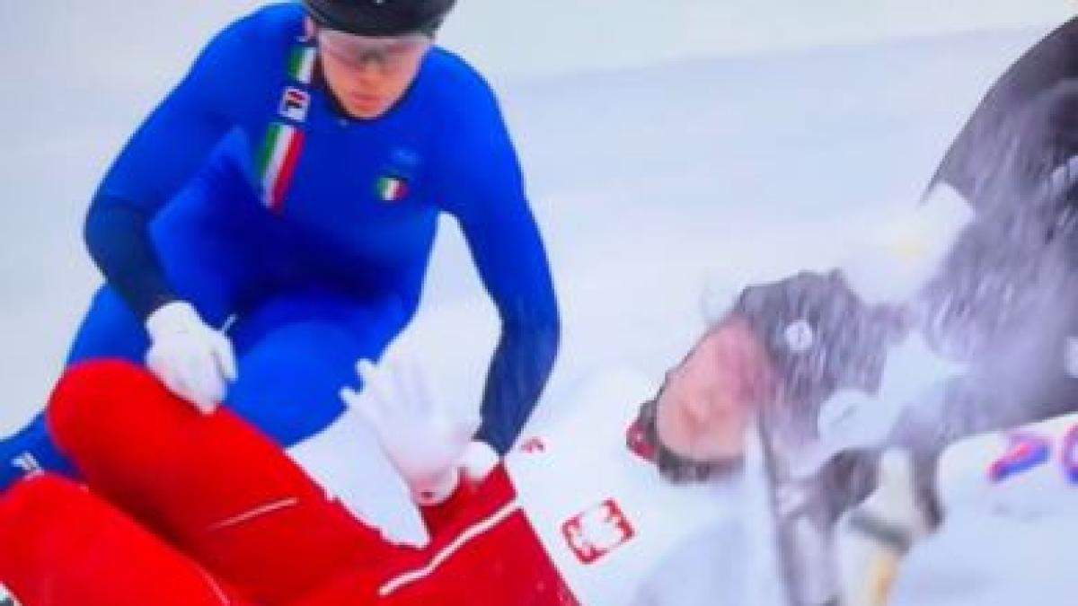 Short track, 1500 metri: dramma sfiorato per Sellier! La lama le ferisce l'occhio, il volto in un bagno di sangue