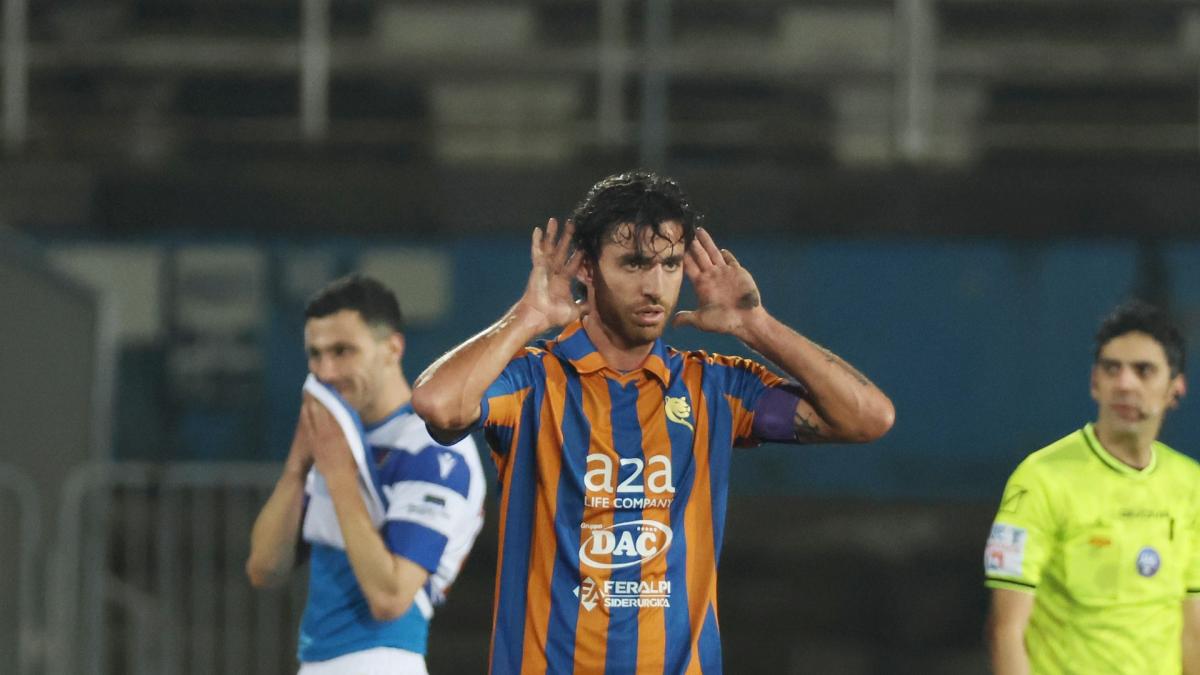 Il Brescia torna al successo sotto gli occhi di Guardiola. Vincono ancora Benevento e Catania