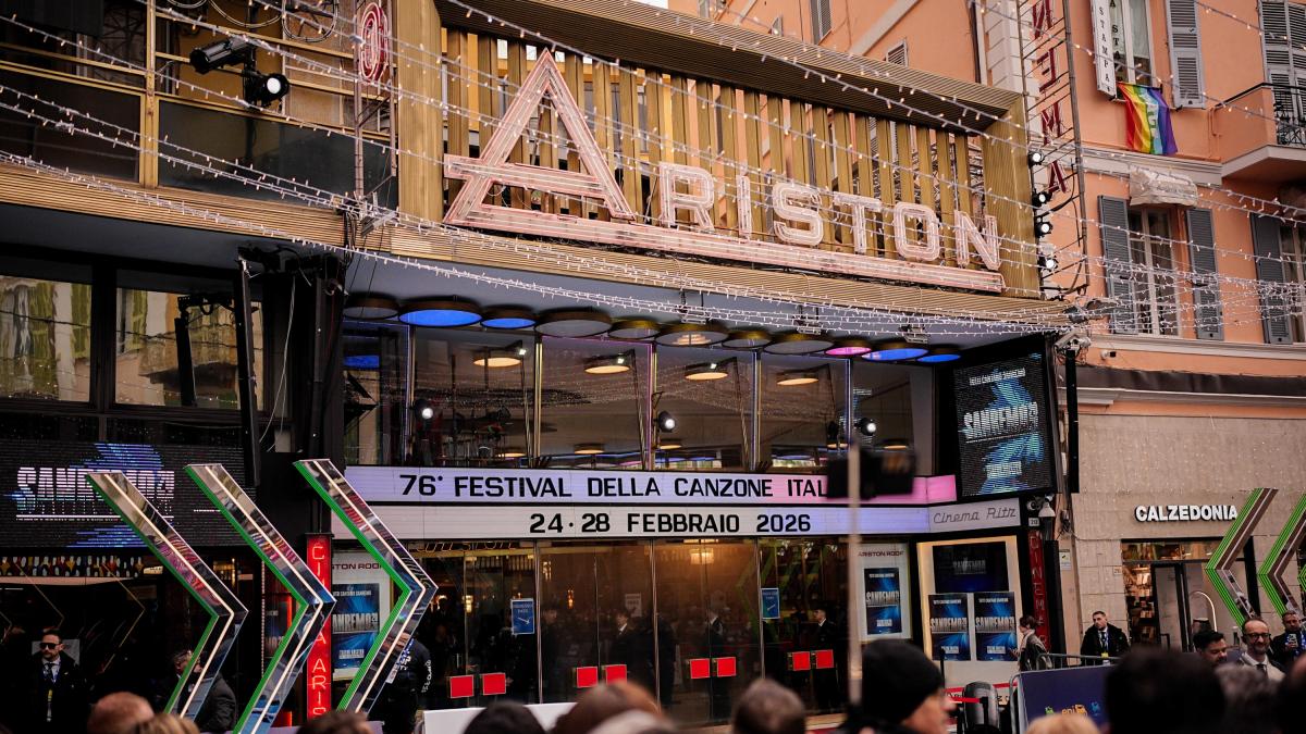 Il total white di Brancale, Sal Da Vinci esplosivo e... Sanremo, ci siamo: ecco le prove generali