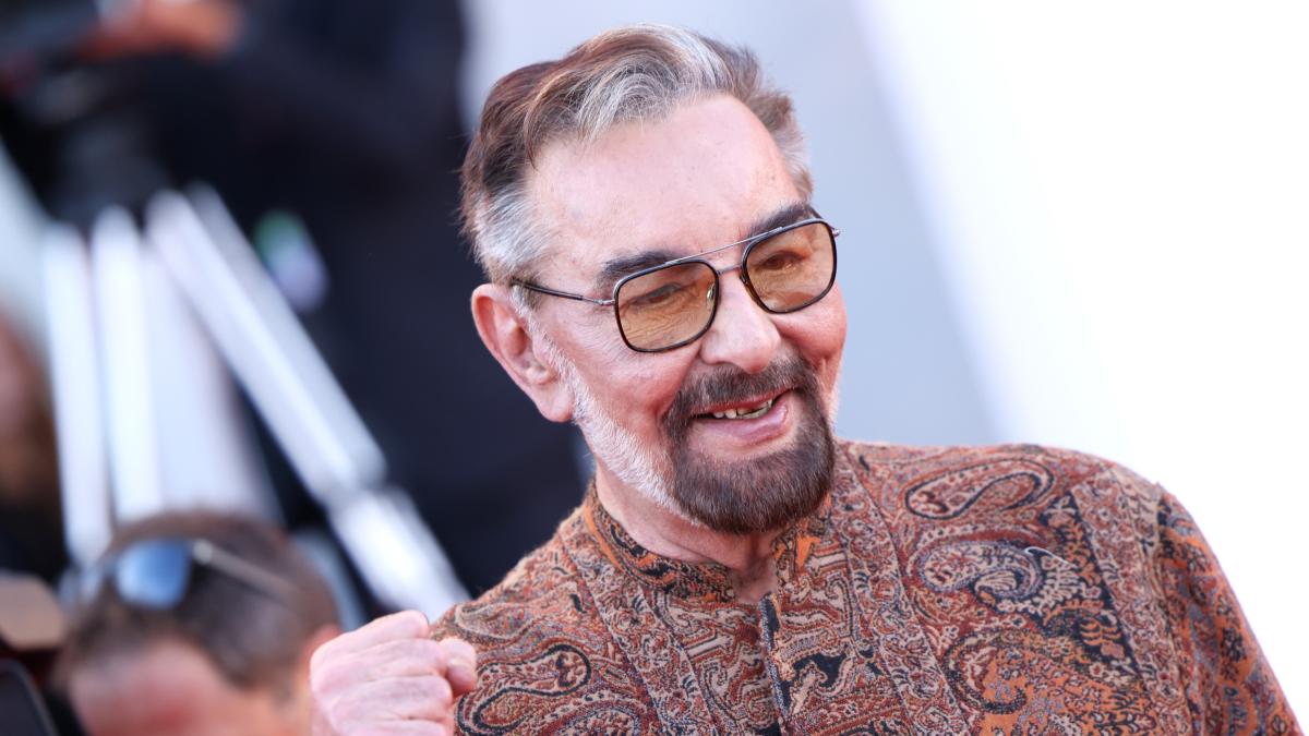 Kabir Bedi a Sanremo: i successi e i quattro matrimoni del primo "Sandokan"