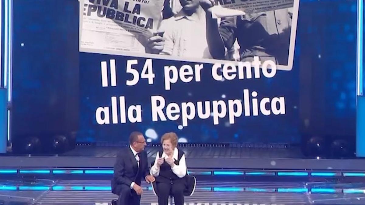 Gaffe a Sanremo: "Repubblica" diventa "Repupplica" sullo schermo dell