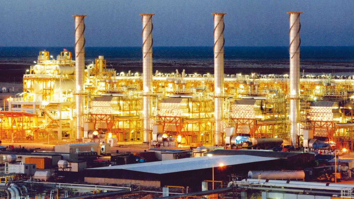 Iran, decolla il prezzo del gas Gnl: energia, riscaldamenti (e carburanti) più cari in autunno