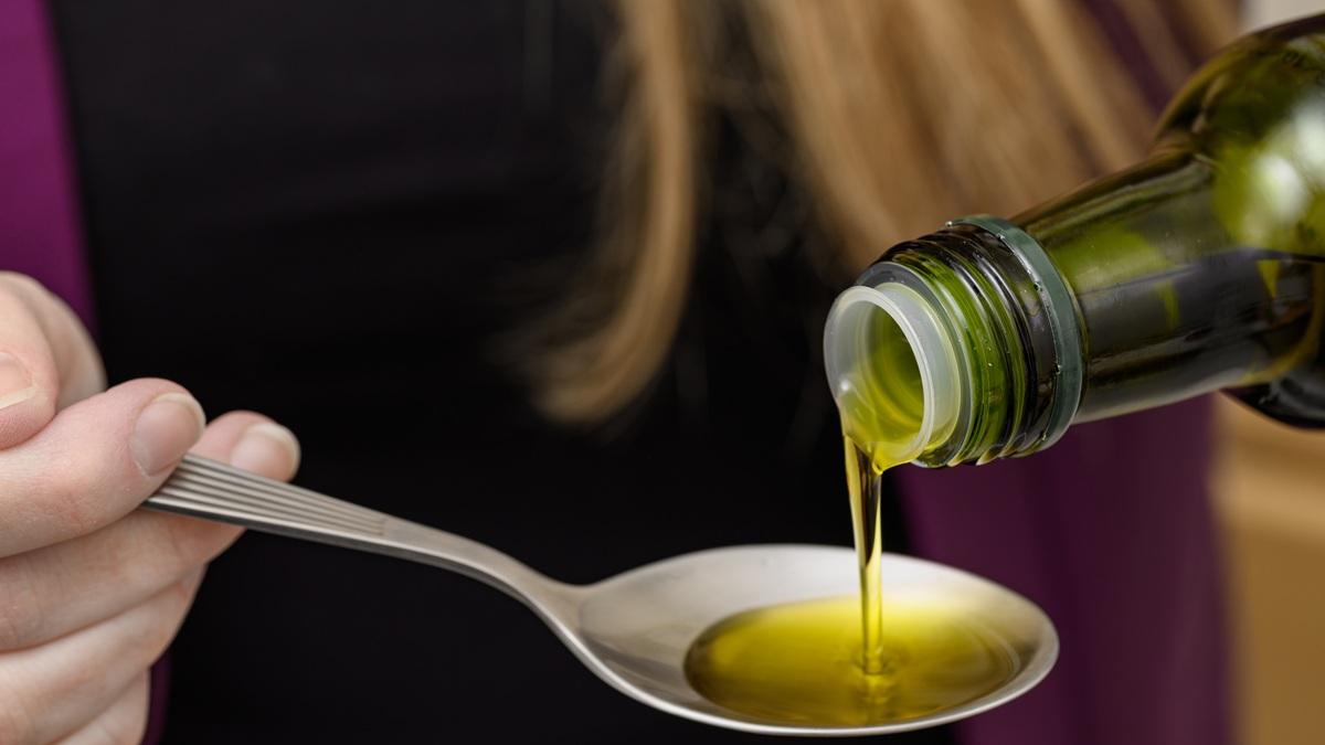 Olio d'oliva ogni giorno? Quanto e come assumerlo e tutti i benefici