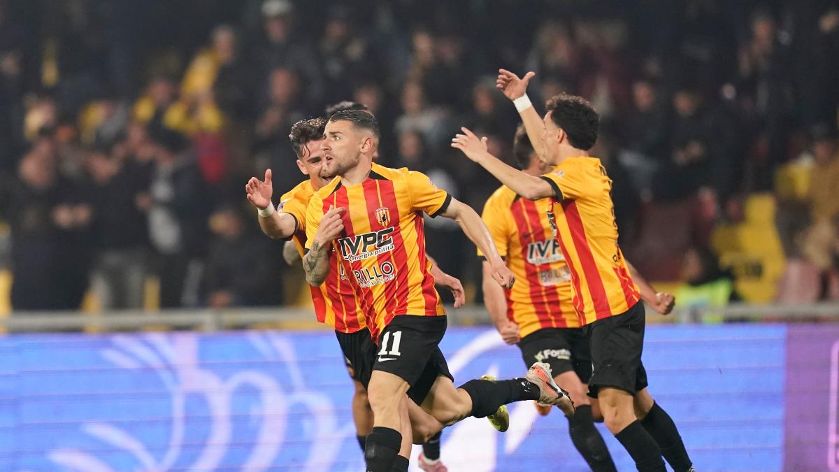 Il Benevento "vede" la Serie B: vinto il big match col Catania, il vantaggio sale a +10