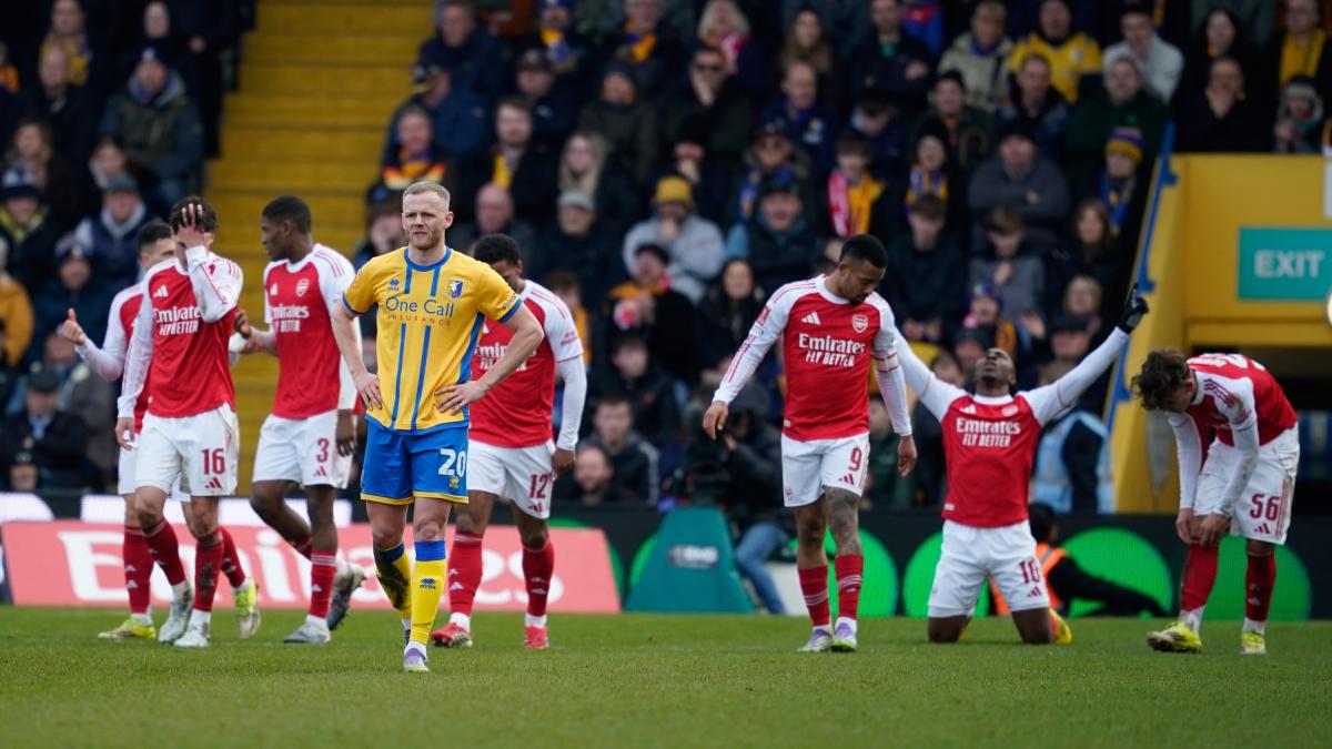 FA Cup: il Mansfield (terza serie) fa soffrire l'Arsenal, ma un gol di Eze regala i quarti ai Gunners