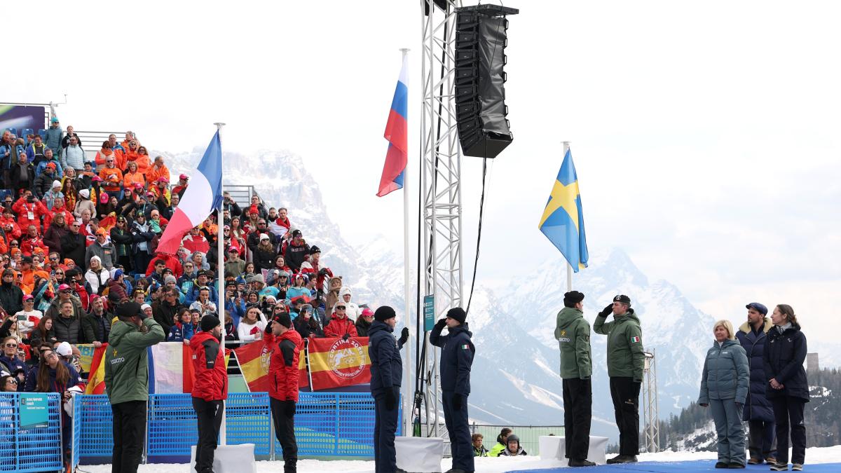 A Milano Cortina la prima Russia sul podio con inno e bandiera: "Chi ci vuole male dovrà abituarsi"