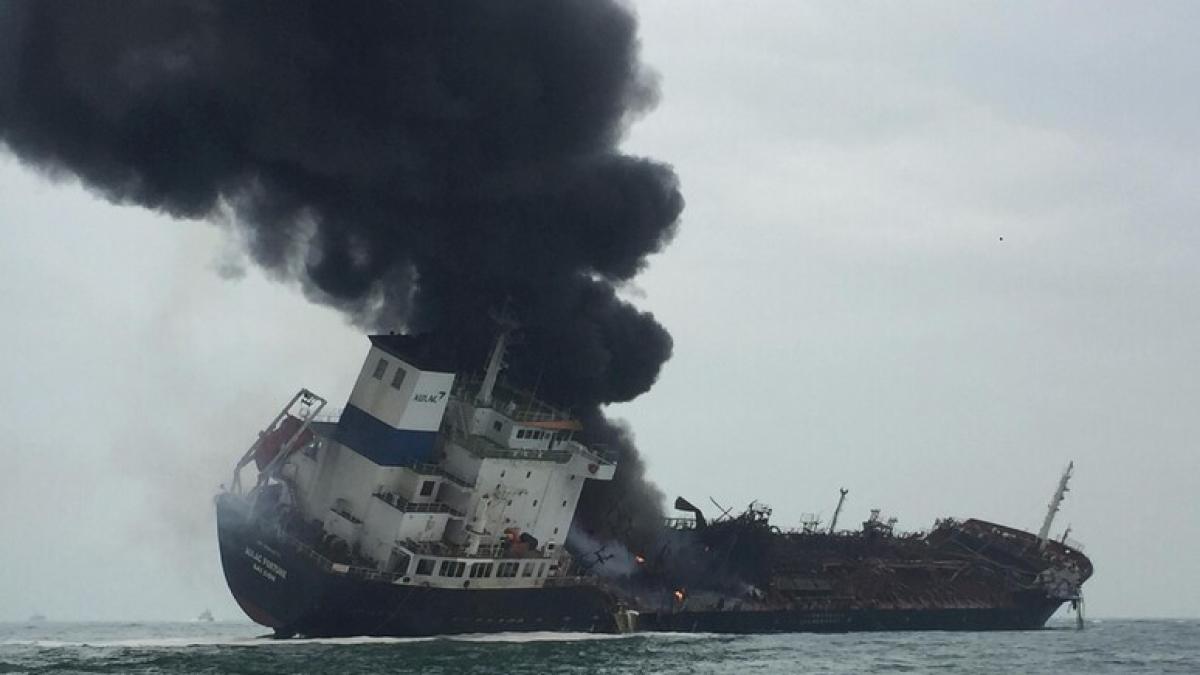 Fuoco sul mare, dalla schiuma al gas inerte: i sistemi antincendio sulle navi cisterna