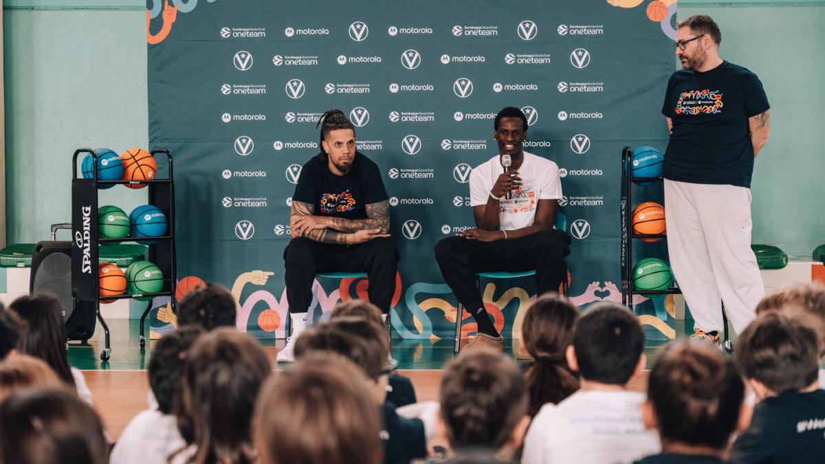 Hackett e Niang tornano a scuola, in classe con Eurolega per integrazione e inclusione