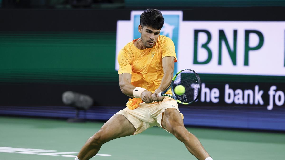 Alcaraz spaziale a Indian Wells: domina Ruud in due set e vola ai quarti
