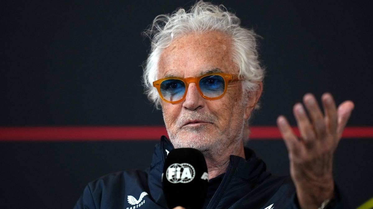 Mercedes in trattativa per acquisire quote dell'Alpine: Briatore conferma i negoziati