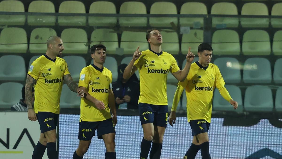 Il Modena torna a correre: 3-0 secco allo Spezia e playoff più vicini