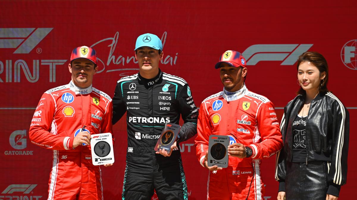 Sprint Cina, Russell padrone ma la Ferrari c'è: Leclerc 2°, Hamilton 3°. Antonelli è 5°