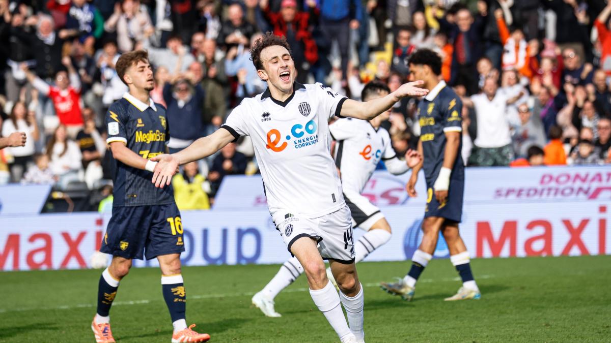 Pali, rigori sbagliati e revocati: il Cesena ferma il Frosinone. Il Bari cala il poker. Empoli, debutto ok per Caserta