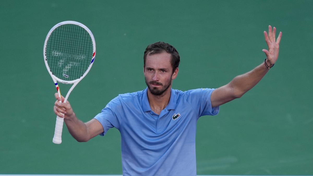 Allora Alcaraz può anche perdere... Medvedev fa la sorpresa a Indian Wells e sfida Sinner in finale
