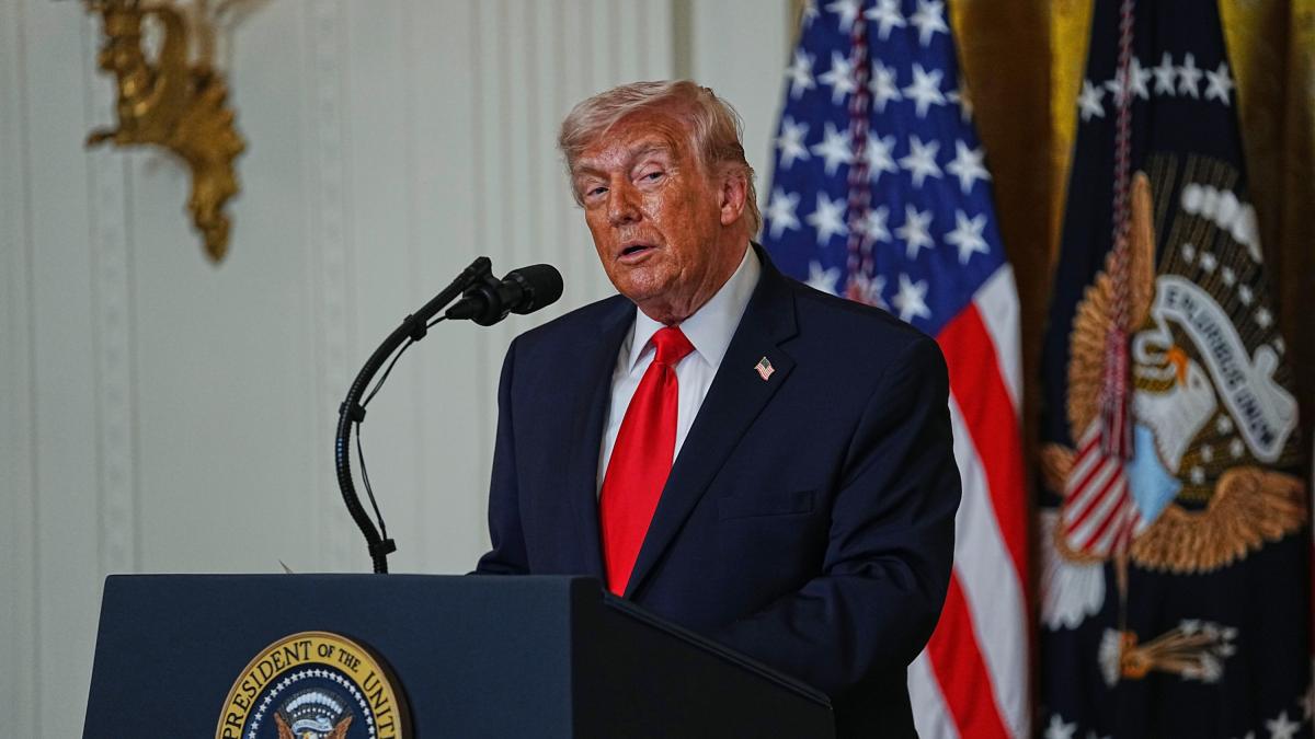 Trump contro le politiche sulle auto elettriche: gli Stati Uniti fanno causa alla California