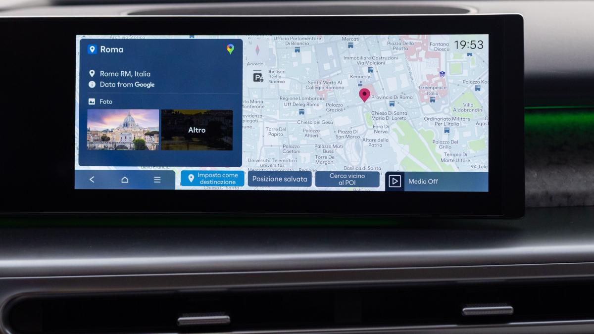 Hyundai, il navigatore si aggiorna da solo: arriva Online Map Downloads
