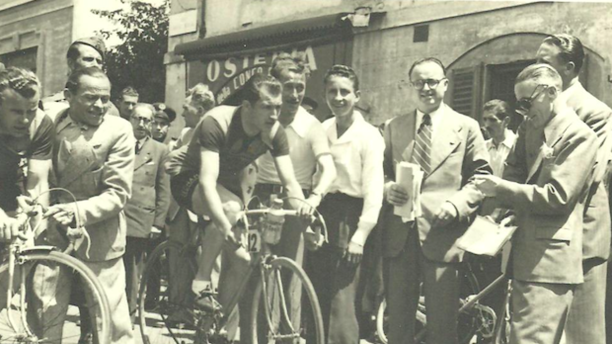 Un bicchiere, una chitarra e ogni tanto il sindaco... La Sanremo nacque davanti a un'osteria