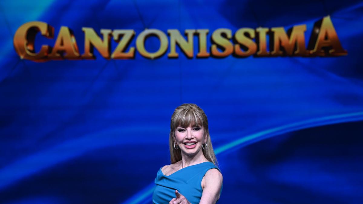 Canzonissima su Rai 1, le anticipazioni del 18 aprile: l'omaggio a Loretta Goggi
