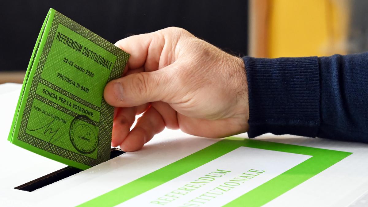 Referendum, urne chiuse. Per i primi exit poll "No" in vantaggio