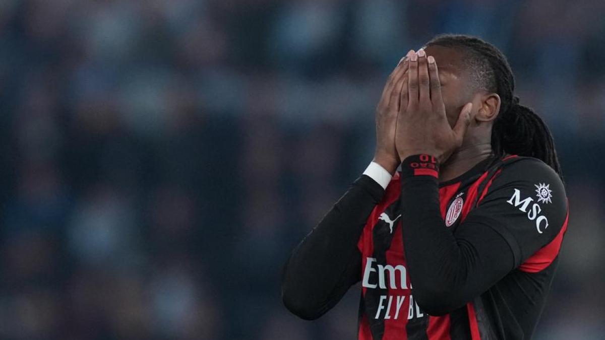 Leao e quella foto sull'aereo. Ecco perché è andato all'estero