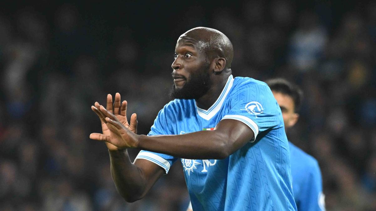 Napoli, linea dura con Lukaku: se non rientra dal Belgio entro martedì finirà fuori rosa