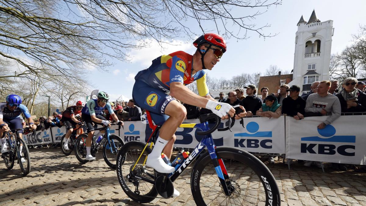 Era la Gand-Wevelgem, oggi si chiama “In Flanders Fields”: Milan e Ganna contro Van der Poel