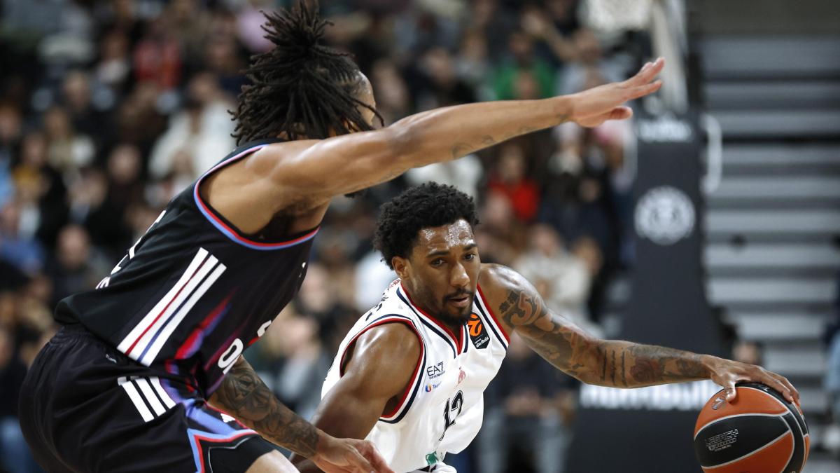 Milano, Brooks non basta: perde a Parigi e i play-in sono sempre più lontani