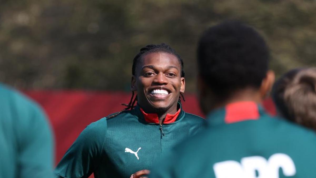 Milan, Allegri sorride: Leao è in gruppo. Gabbia ancora a parte