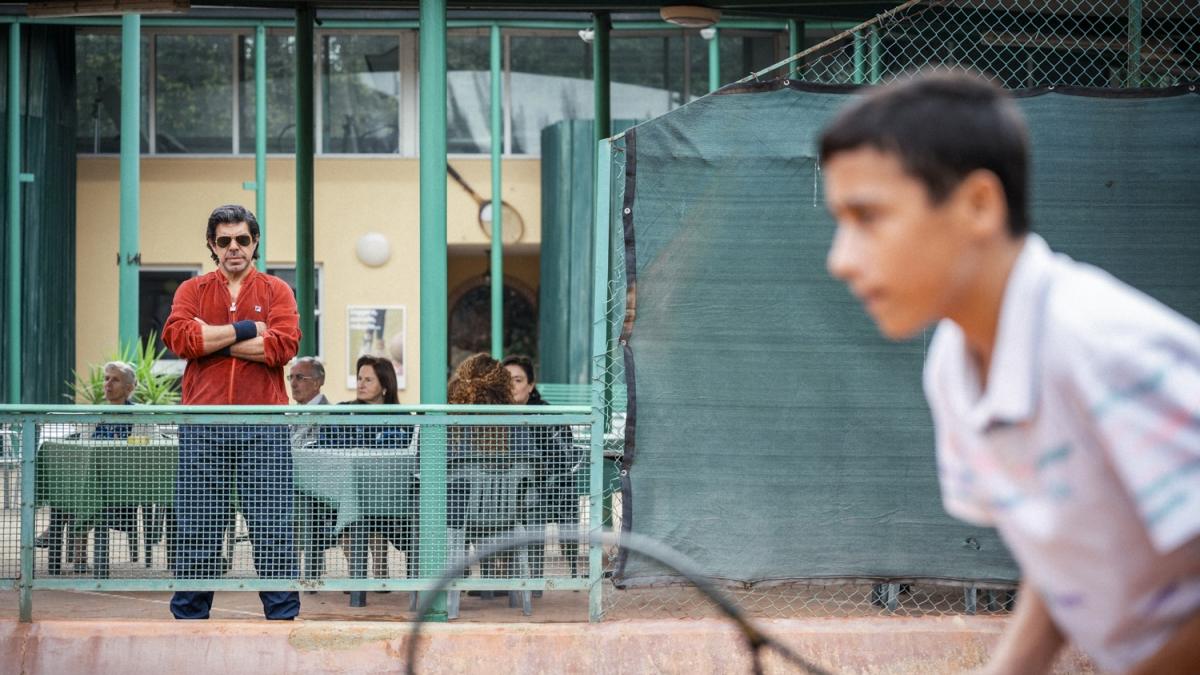 Il Maestro, su Sky il film di Andrea Di Stefano con Pierfrancesco Favino