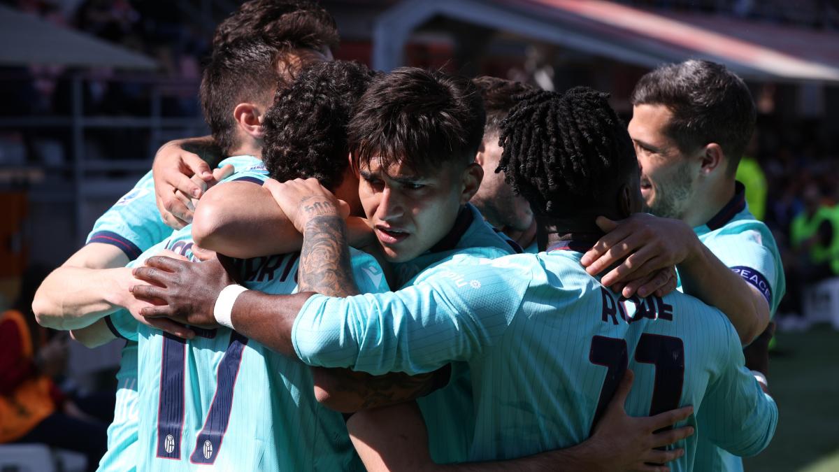 Il Bologna scappa, la Cremonese si sveglia tardi e adesso rivede il baratro. Che tensione nel finale