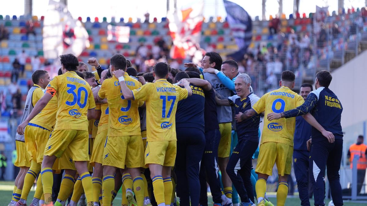 Il Frosinone vince e si regala una Pasqua in testa alla classifica. Padova, è crisi nera