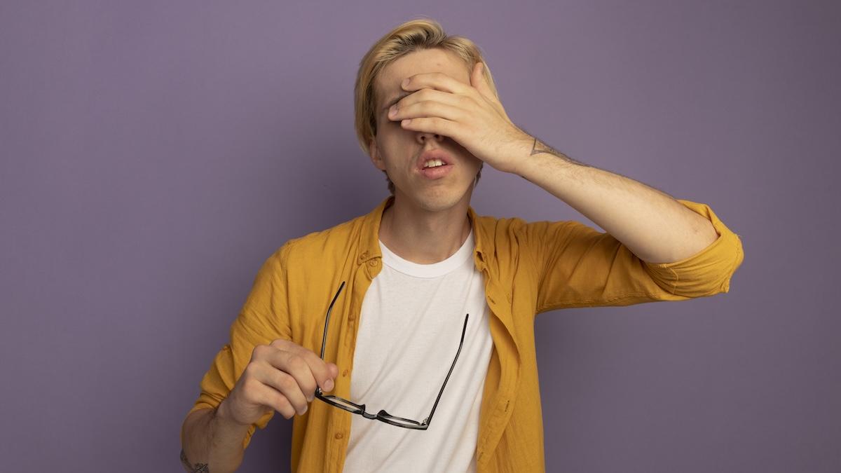 Mosche volanti nell'occhio: un sintomo che non va ignorato