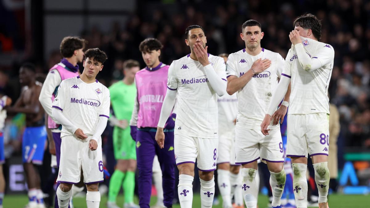 Tre anni fa giocavamo tutte le finali, ora è un disastro: dietro un altro passo indietro del calcio italiano