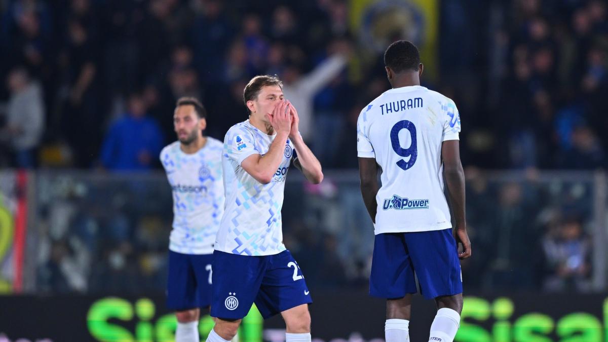 Como, bordate di fischi a Barella. E lui si 