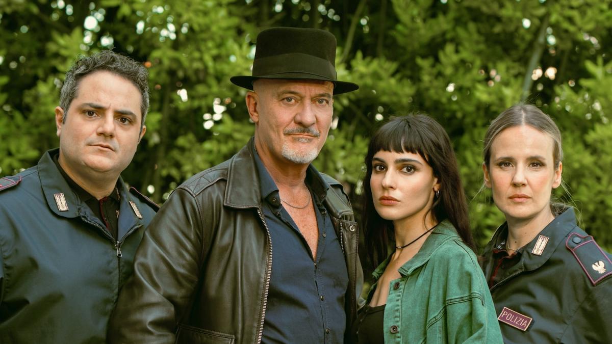 Uno sbirro in Appennino, su Rai 1 la fiction con Claudio Bisio: anticipazioni del 16 aprile