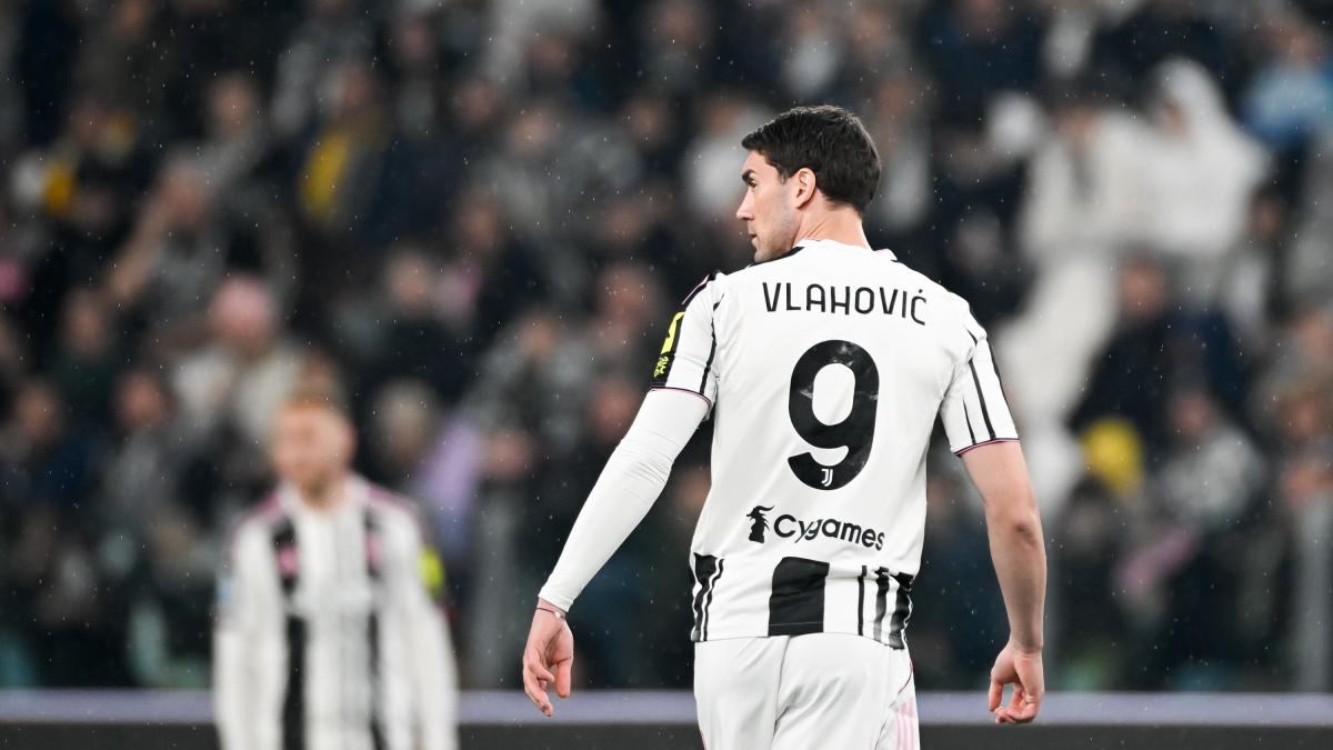 Vlahovic, la firma con la Juve slitta: ci riprova il Milan. La chiave è Nkunku