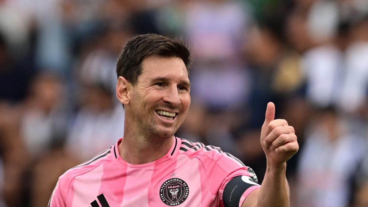 Messi si compra il Cornellà, storico club di Barcellona. Sarà sfida tra proprietari con Ronaldo?