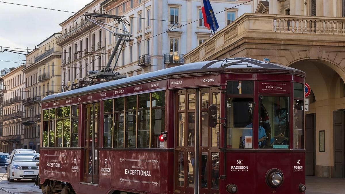A Design Journey: Il tram di Radisson Collection per scoprire Milano attraverso i maestri del design
