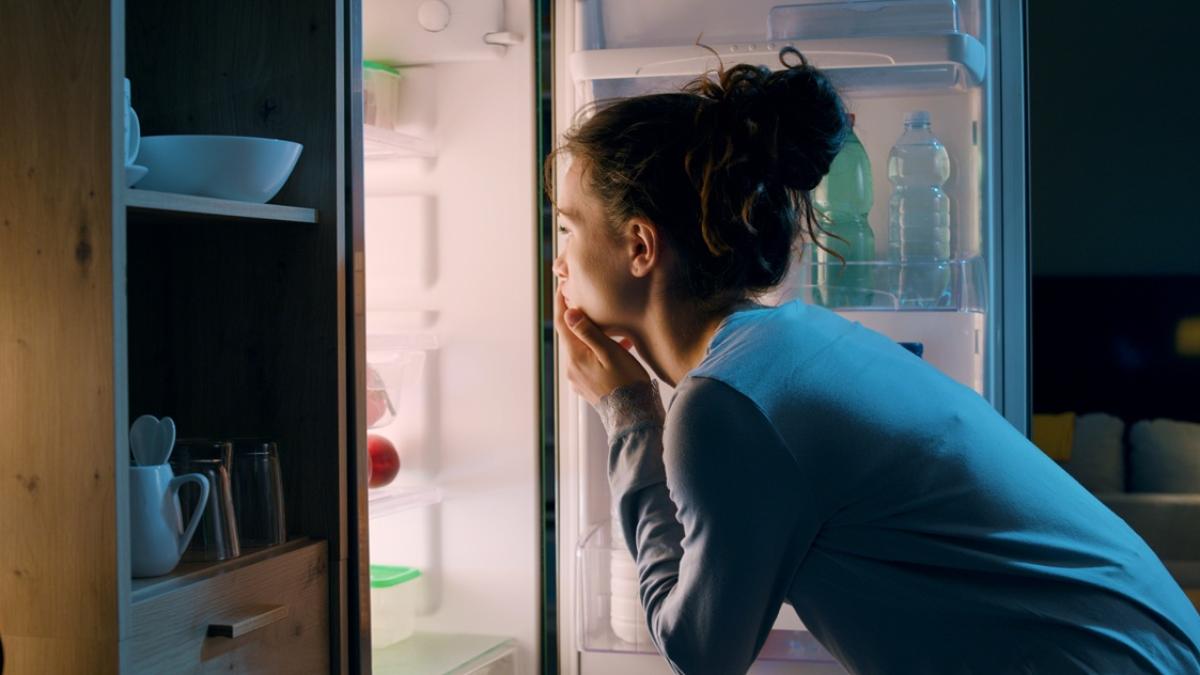 Problemi intestinali? Attenzione allo spuntino in tarda sera