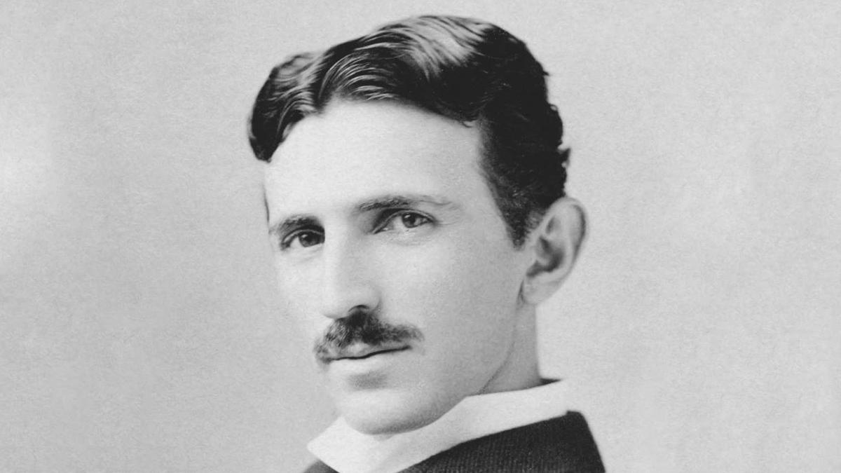 I segreti di longevità di Nikola Tesla: digiuno, camminate e qualche bizzarria