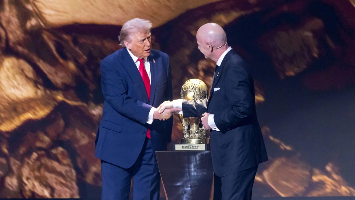 Infantino: "L'Iran sarà al Mondiale". Trump: "Se lo dice lui, va bene". Ma scoppia un caso diplomatico