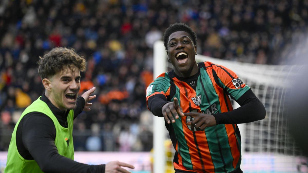 pioggia di soldi su venezia doumbia allo sporting per una cifra da record da Gazzetta.it pioggia di soldi su venezia doumbia allo sporting per una cifra da record
