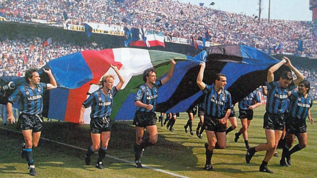 Inter, il piano festa tra San Siro e piazza Duomo. L'ultimo scudetto in casa? 37 anni fa contro Maradona