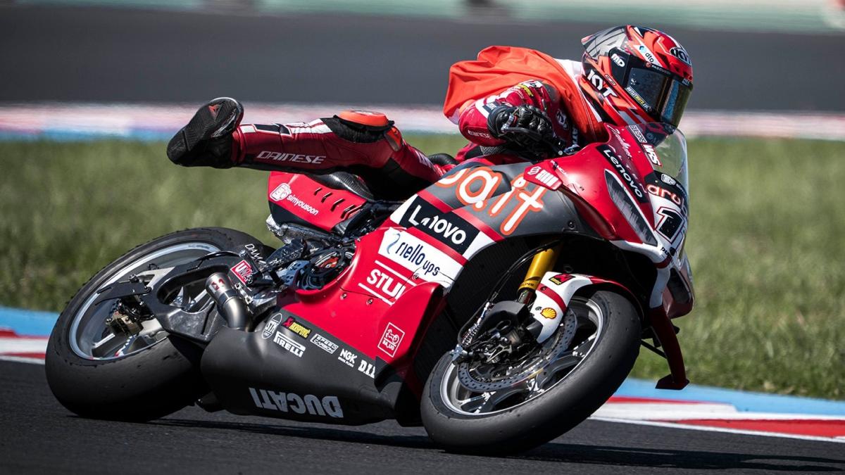 Superbike Balaton: Bulega da record, nuovo tris di vittorie. Ducati in fuga, due podi per Bmw