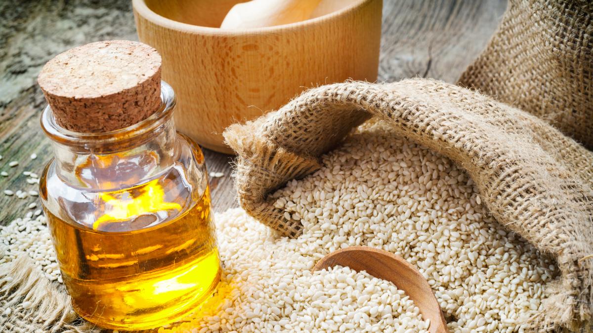 L'olio di sesamo? Un vero elisir di benessere: nutre, purifica e facilita la digestione