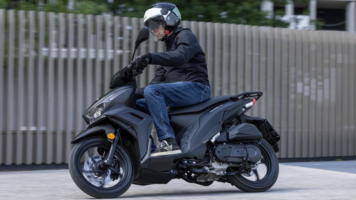 kymco lancia il micare 125 leggero essenziale e low cost da Gazzetta.it kymco lancia il micare 125 leggero essenziale e low cost